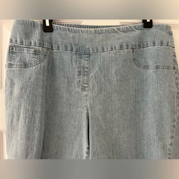 Ruby Rd. Capri Jeans - Picture 5 of 8